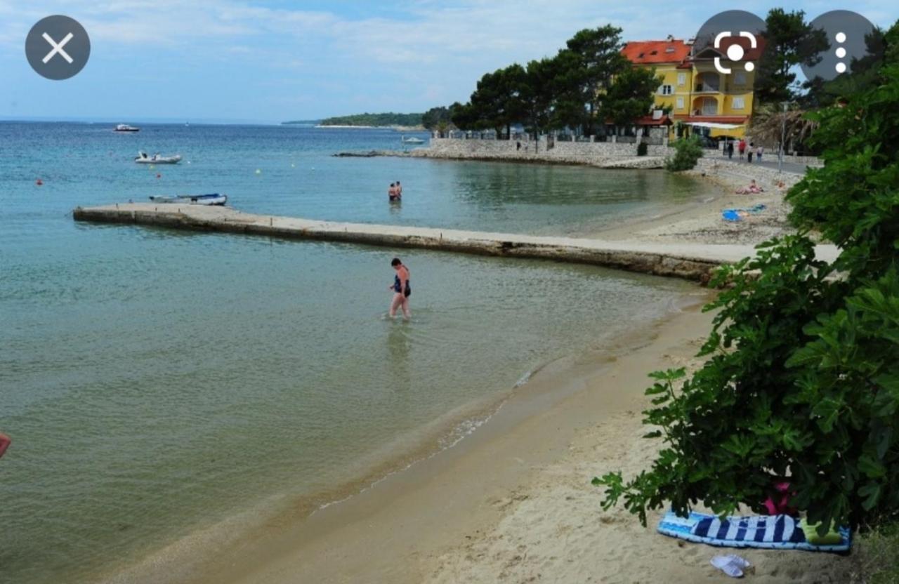 Apartman Petra S Pogledom Na More Banjol 외부 사진
