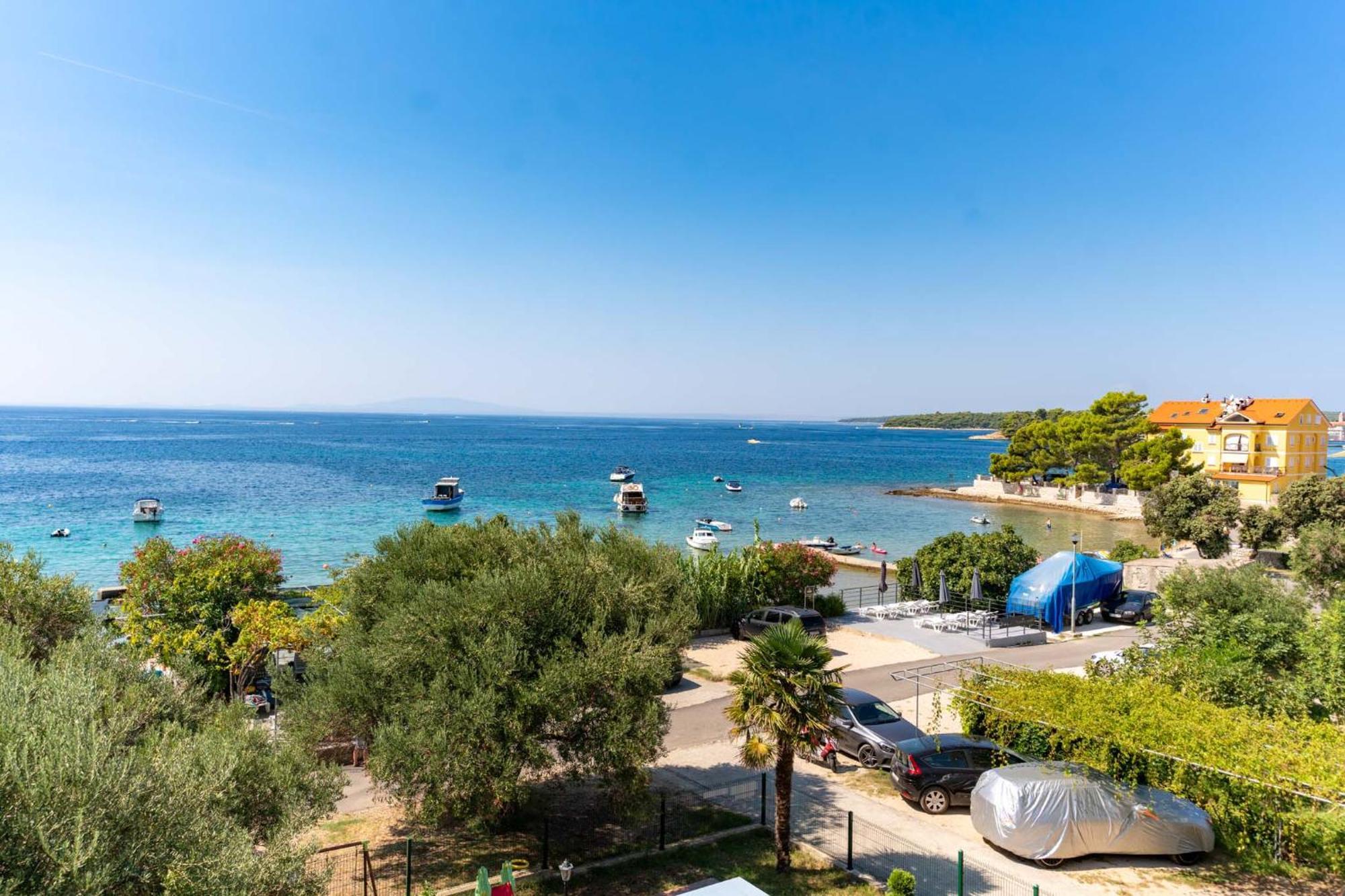 Apartman Petra S Pogledom Na More Banjol 외부 사진
