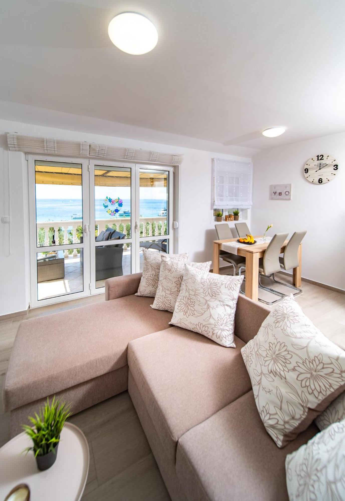 Apartman Petra S Pogledom Na More Banjol 외부 사진